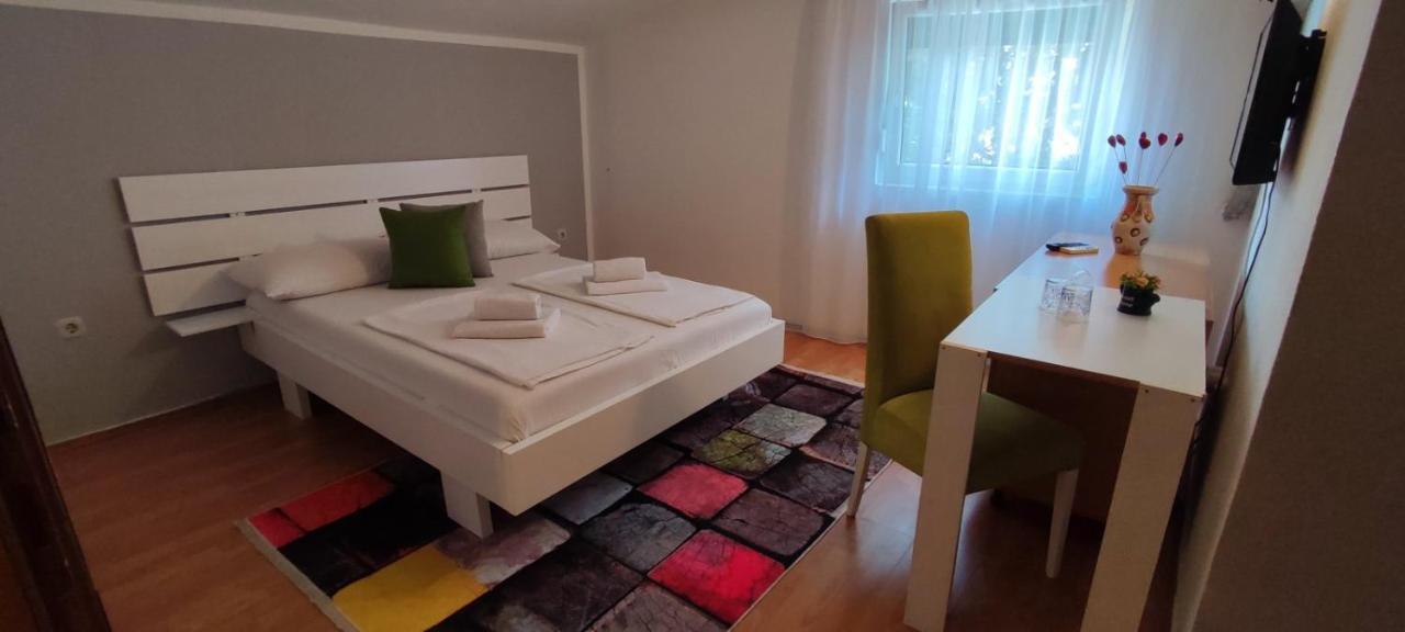 Villa Monera Apartments & Rooms & Free Garage Мостар Экстерьер фото