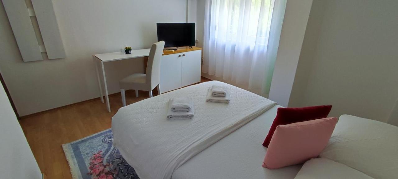 Villa Monera Apartments & Rooms & Free Garage Мостар Экстерьер фото